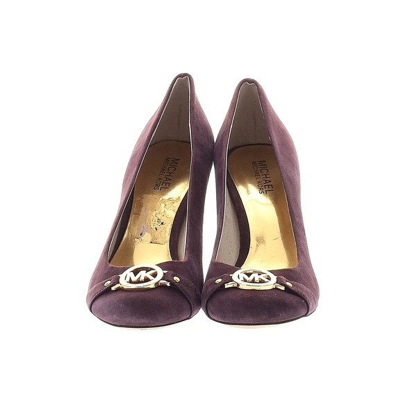 Michael Kors Purple Suede Pumps Heels Gold MK Logo Size 8 Classic - Picture 1 of 2